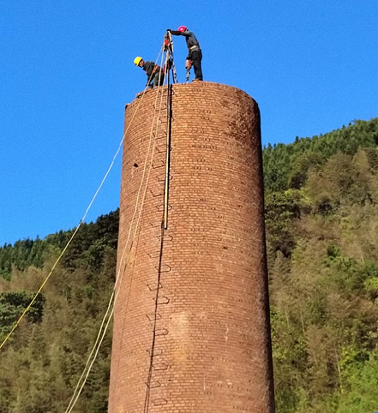 高空拆除公司:我們在行動,安全環(huán)保,一步到位！